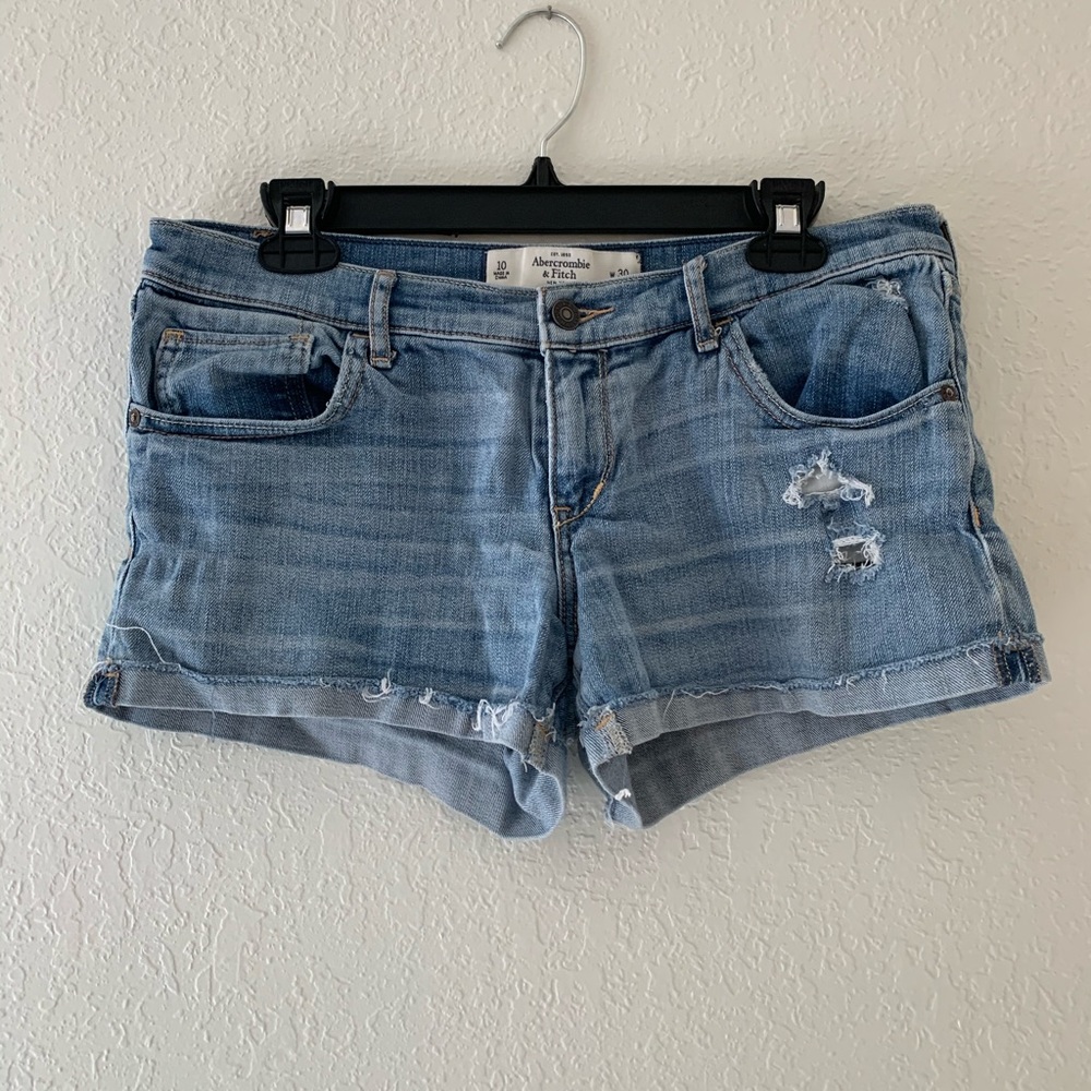 Abercrombie & Fitch light wash jeans shorts